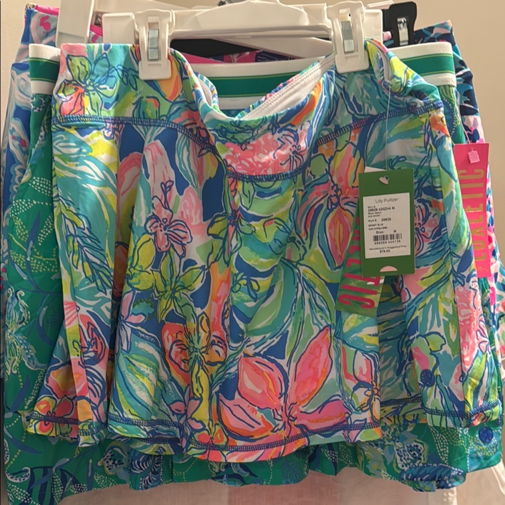 NWT Lilly Pulitzer Aila Luxletic skirt, size Medium, Surf Gypsea